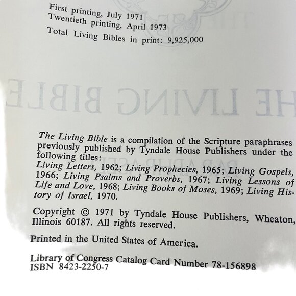 Vintage The Living Bible Paraphrased 1971 Hardcover See Photos 9" X 6" x 2" - Picture 4 of 7